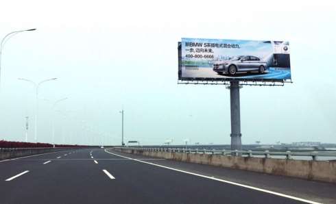 武汉天河国际机场户外高立柱广告媒体