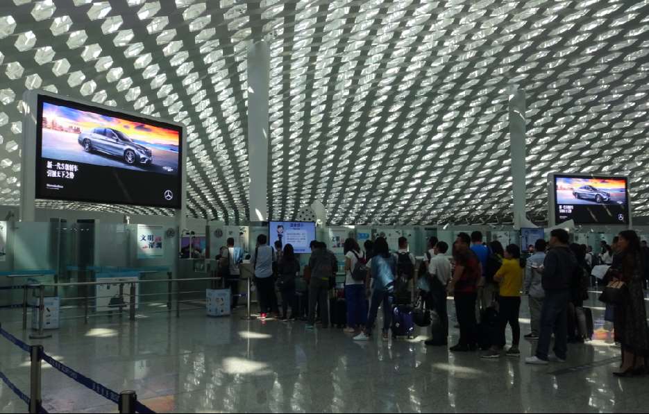 深圳机场航站楼四层出发大厅媒体