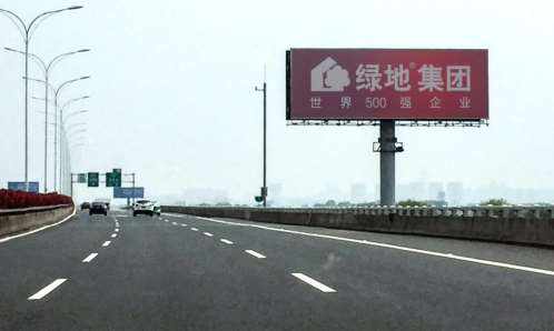 武汉天河国际机场户外高立柱广告媒体案例效果图